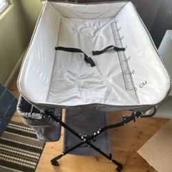 Foldable baby changing Table 