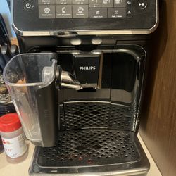 Philips 3200 LatteGo Automatic Espresso Machine – Makes Lattes & Cappuccinos