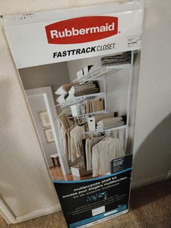 Rubbermaid Fast track Closet
