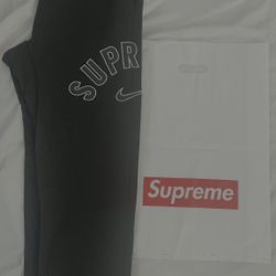 Supreme X Nike - Sweats - Sz M - Black - Brand New