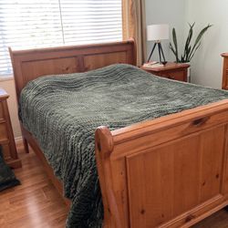 Full Bedroom Set - Queen Sleigh Bed