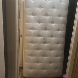 Twin spring air mattress