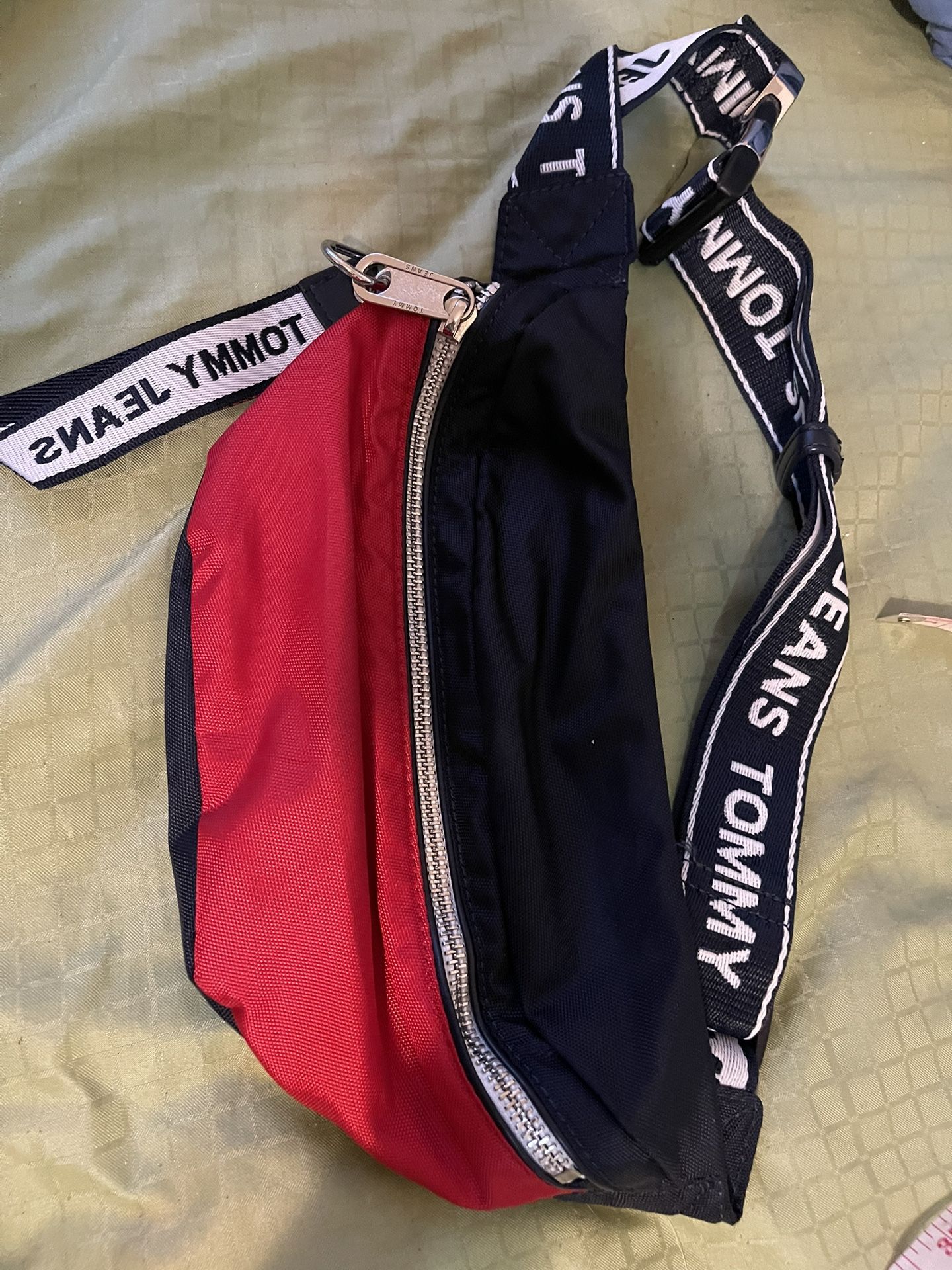 tommy hilfiger belt bag