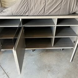 Entertainment center