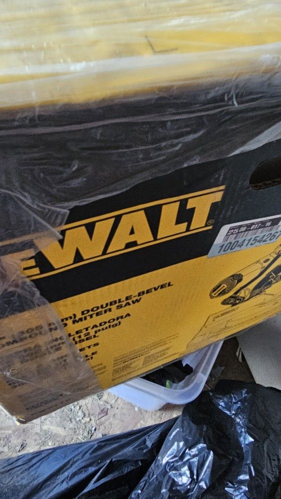 12" Double Beveled Compound Miter Saw Dewalt