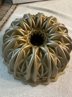 Nordic Ware Bundt Pan CRYSTAL pattern 10 Cup