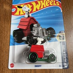 Hot Wheels Snoopy “Brand New | Screen Time”