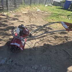 Cultivador Mantis 7566-12-02 de 16" Serie XP con motor Honda de 35 cc