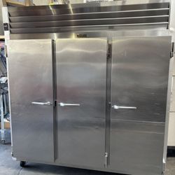 3 Door Traulsen G30010 New Compressor Refrigerator Nsf Usa Restaurant Cooler On Wheels Commercial 115v Wirks Great Upright Reach In Its Svailable!!!