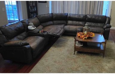 Brown/ chocolate sectional couch