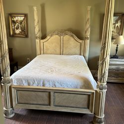 Four Post Queen Bed With Side Chest