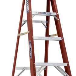 Werner 4-ft ( 8-ft Reach Height) Fiberglass Type 2 - 225 Ibs. Load Capacity Step ladder