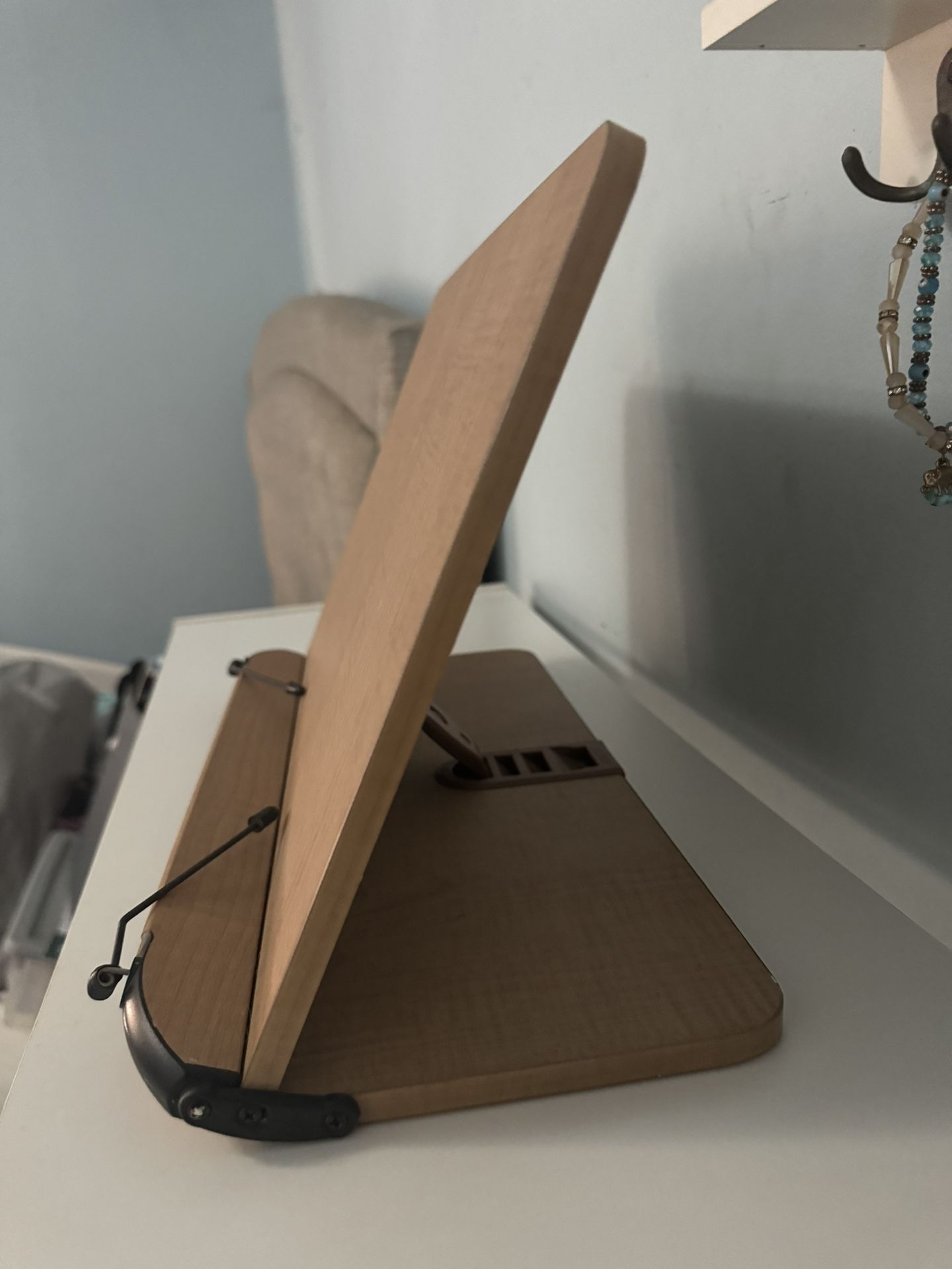 Bookstand