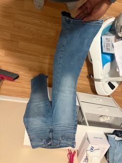American Eagle Light Wash Jeans