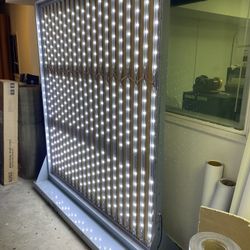 Used light box 6 FT X 6 FT