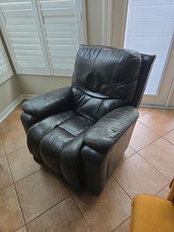 Black Leather Electric Recliner