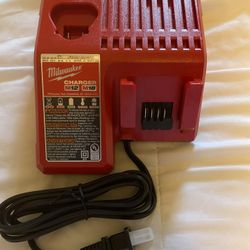 Milwaukee M12 M18 Charger