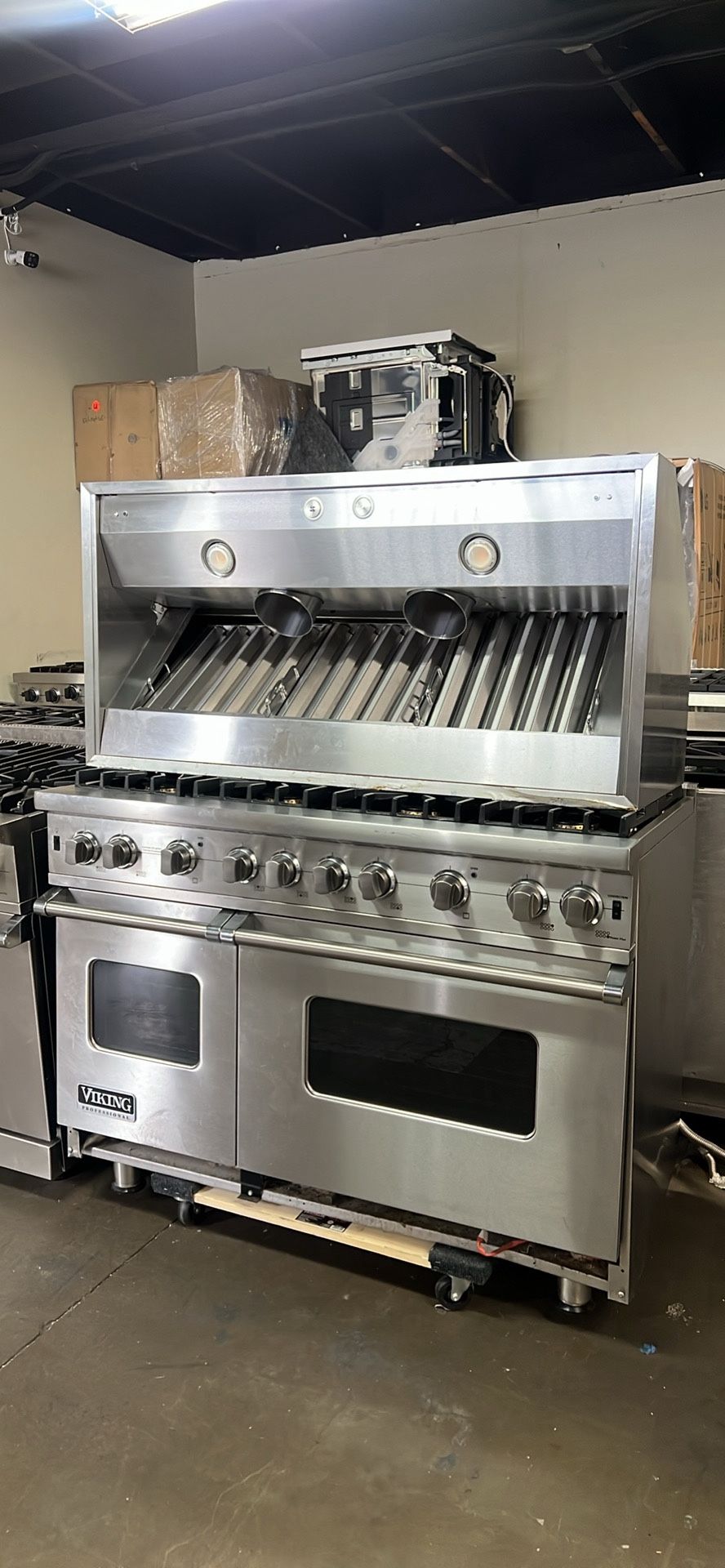 Viking 48”Wide Gas Range Stove And Viking 48”Wide Range Hood