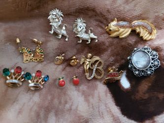 Brooch ,hearings and pendants