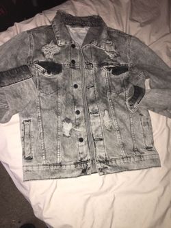 Size Small Distressed Jean Jacket