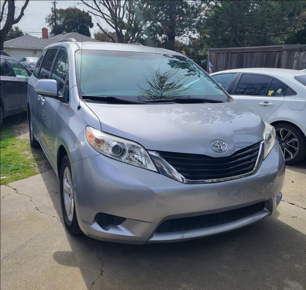 2011 Toyota Sienna