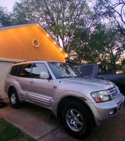 2002 Mitsubishi Montero