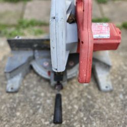 Milwaukee Miter Saw $100 (NO DUST CATCHER)