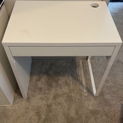 White Desk 