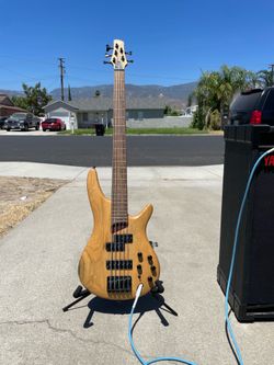 Ibanez 5 string bass