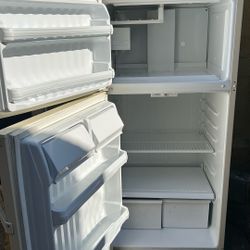 Kenmore Refrigerator 