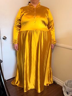 Plus Size 24/26 Gold Stretch Velvet Maxi Gown
