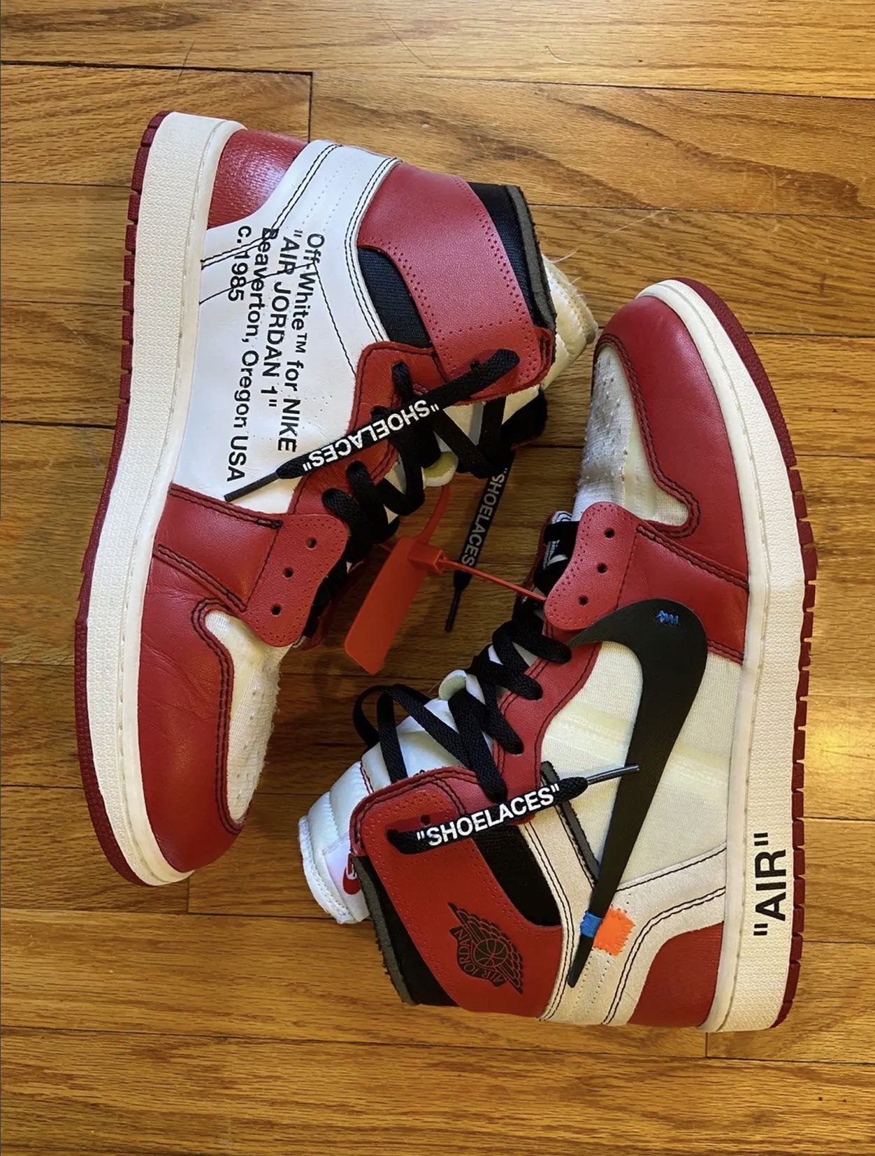 Off-White  x Air Jordan 1 Retro High OG ‘Chicago’ 