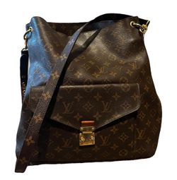 Louis Vuitton Mestis Hobo