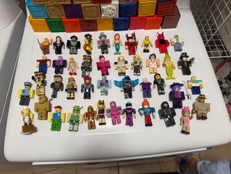 Roblox mini fig lot