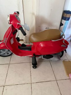 Vespa Scooter electric ride-on toy