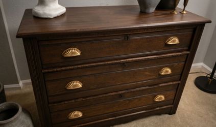 Antique Victorian Oak 3-Drawer Chest/Dresser