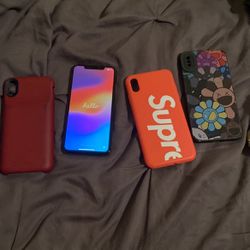 iPhone Xs Max Barely Used W Cases