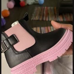 Girls shoes