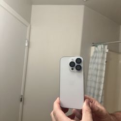 iPhone 14 Pro 128 Perfect Condition Works For ATT AND CRICKET 