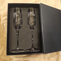 Champagne glasses sweeter & orange Mr. and Mrs