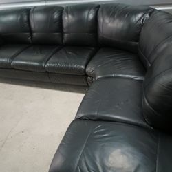 SECTIONAL GENUINE 💯% LEATHER BLACK COLOR... DELIVERY SERVICE AVAILABLE 🚚💥🚚
