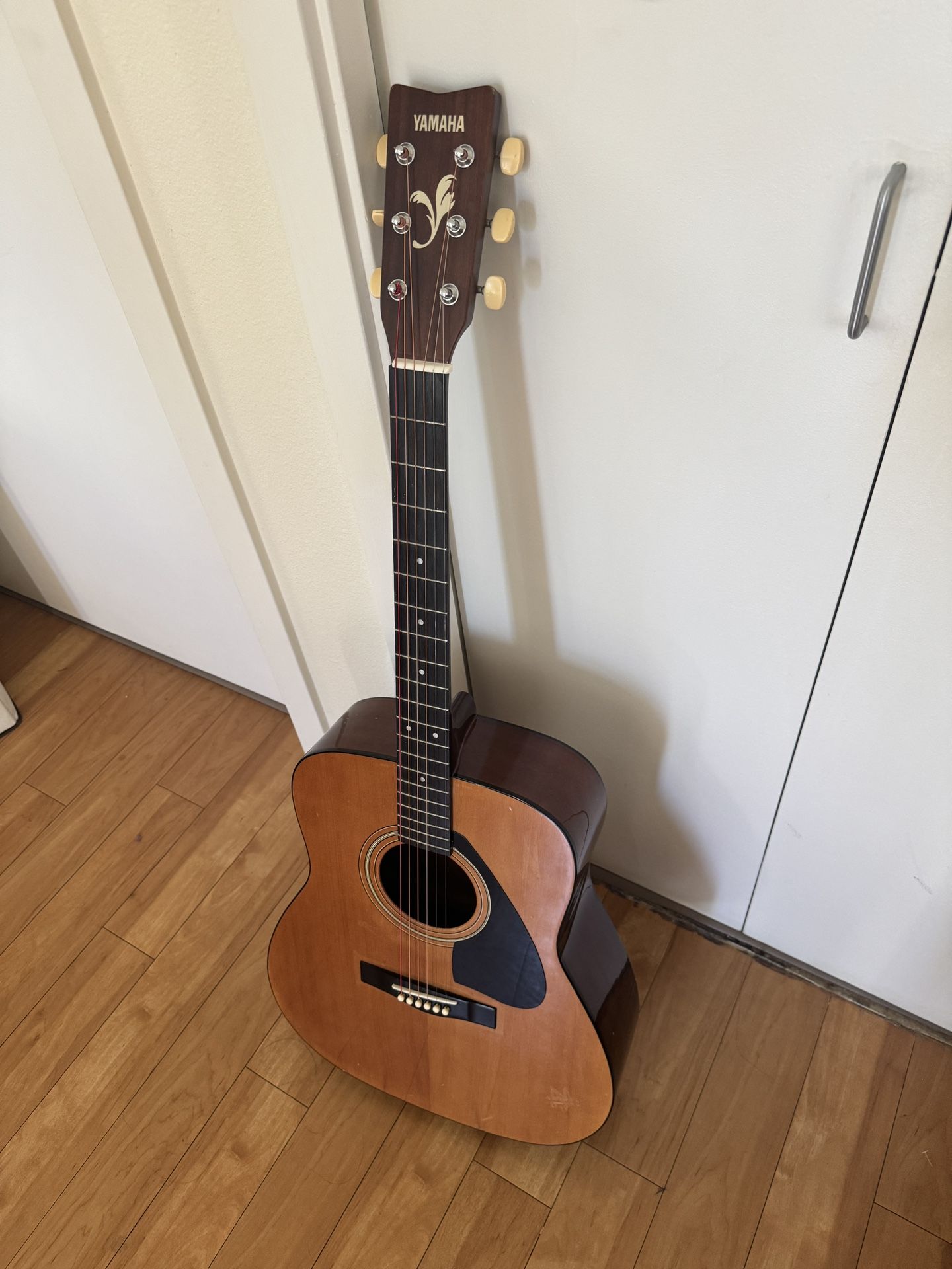 Yamaha FG400 Guitar