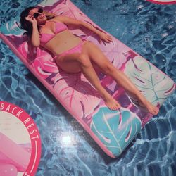 Packed Party Luxe Inflatable Chair 