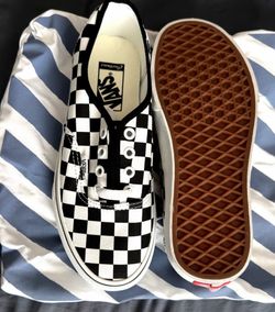 New Women’s Size 7 Vans