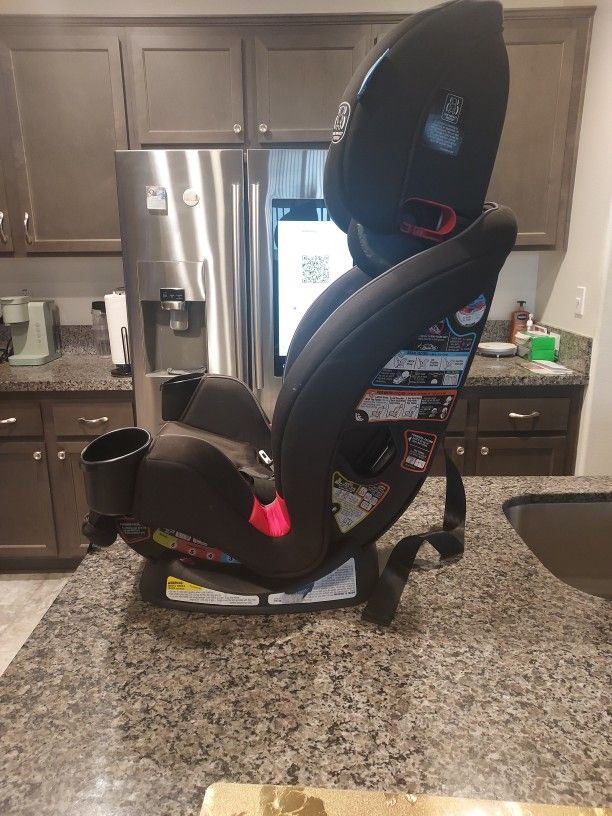 Graco 3 N 1 Trio Grow Snug Lock