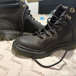 Never Worn Dr Marten Boots Women’s 8