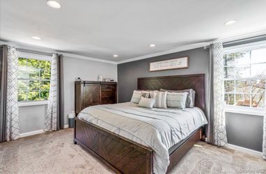 Raymour and Flanigan, Wood Farmhouse King Bedroom Set