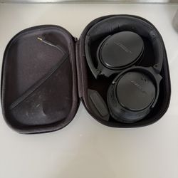 Excellent Condition Bose Quiet Comfort 35 headphones
