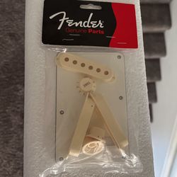 Off White Fender Strat Volume Knobs/ Back Plate/ Pick Up Cover