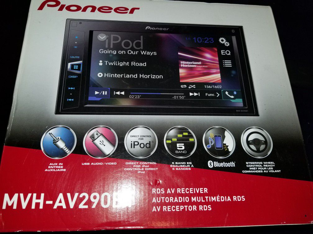 Pioneer touchscreen bluetooth car stereo. Aux, USB audio, iPod direct control, steering wheel control ready